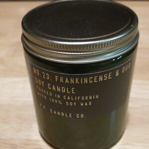 No. 23 Frankincense & Oud Soy Candle - Dark Green